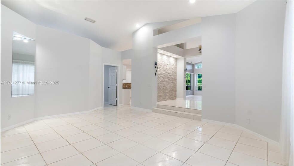Building Photo - 1061 Bel Aire Dr E