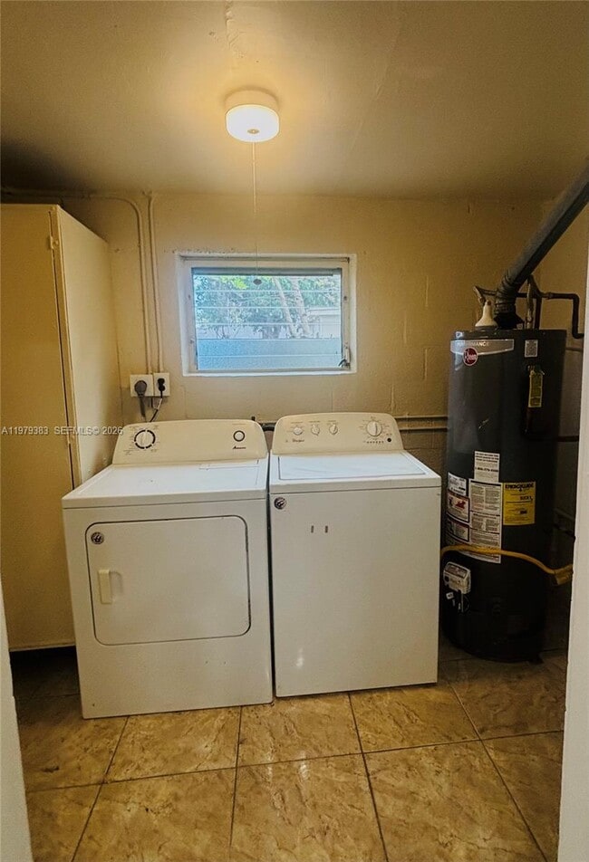 Building Photo - 825 NE 7th St