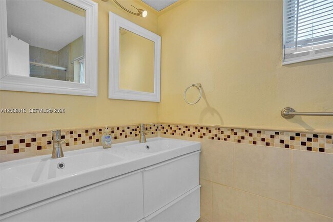 Building Photo - 7131 NW 24th Pl