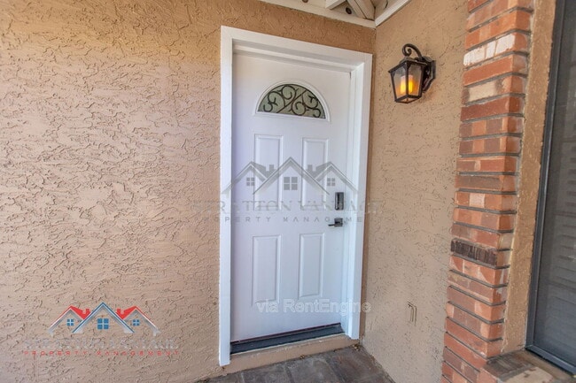 Building Photo - 1928 N Kachina