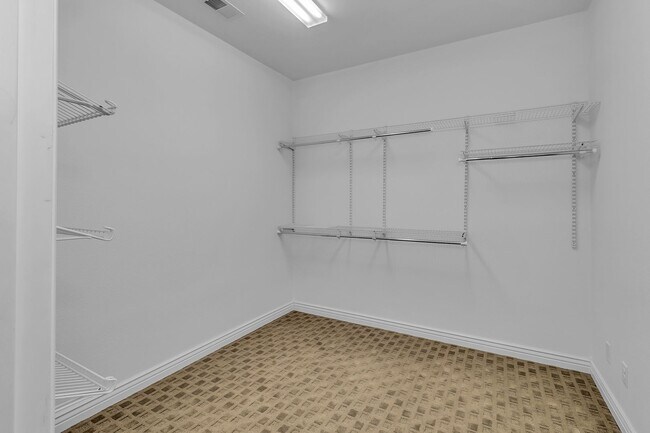 Building Photo - 2245 Idella Ct