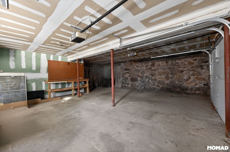 Building Photo - 23 Rosman Rd