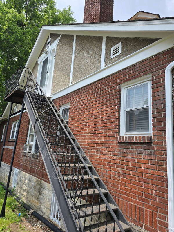 Primary Photo - 2803 W Linden Ave