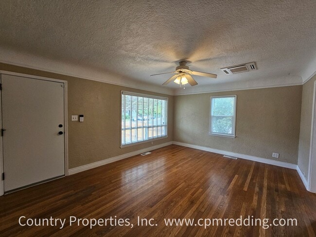 Building Photo - Charming Downtown House with Modern Amenit...