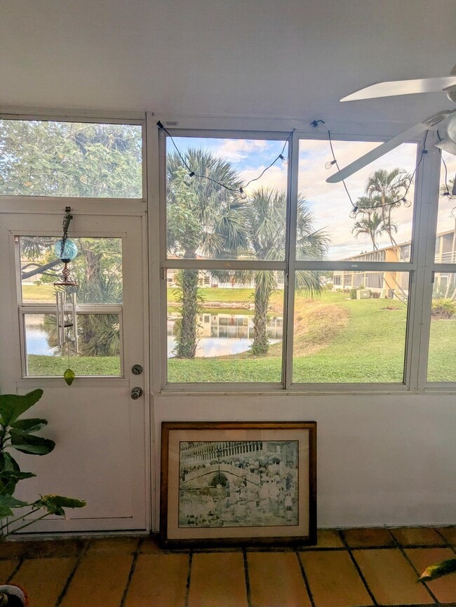 Building Photo - 212 Northampton K