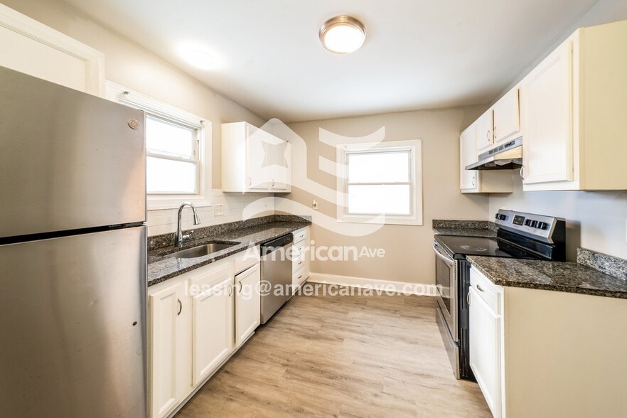 Building Photo - 49 Jackson St