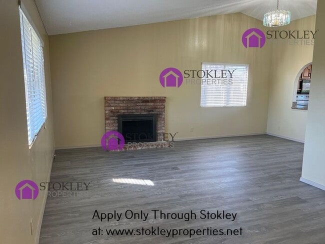 Building Photo - 1784 W Cypress Rd