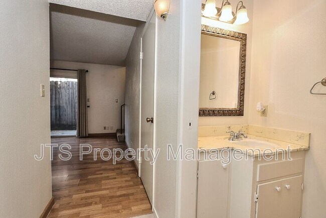 Building Photo - 2722 26th St