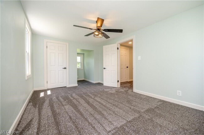 Building Photo - 6665 Clingan Rd