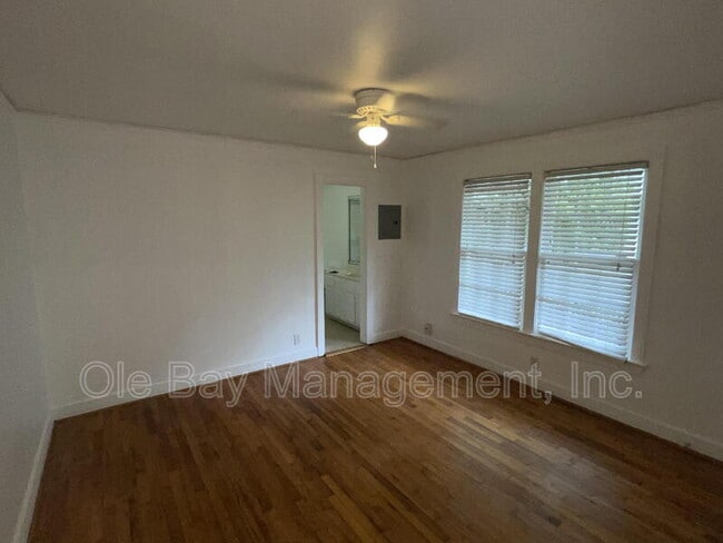 Building Photo - 108 S Fulton St