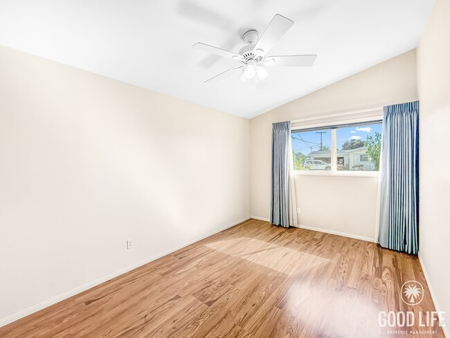 Building Photo - Beautiful 4BD/2BA W/ Large Backyard, AC, a...