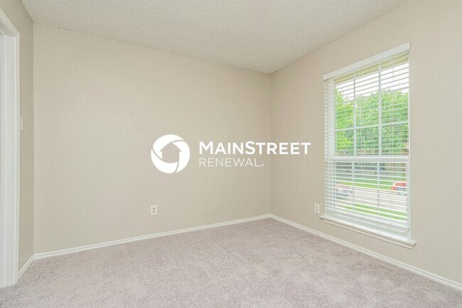 Building Photo - 3 Bedroom Pet-Friendly Home in Mesquite, TX with Main Street Renewal