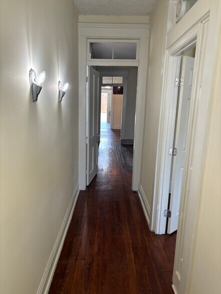 Building Photo - 163 Pope St