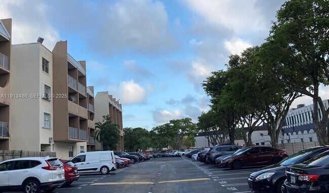 Building Photo - 10900 SW 104th St