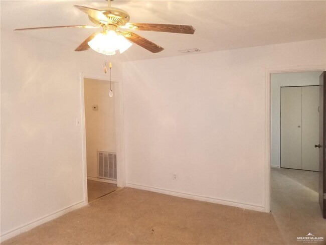 Building Photo - 2617 Daytona Ave