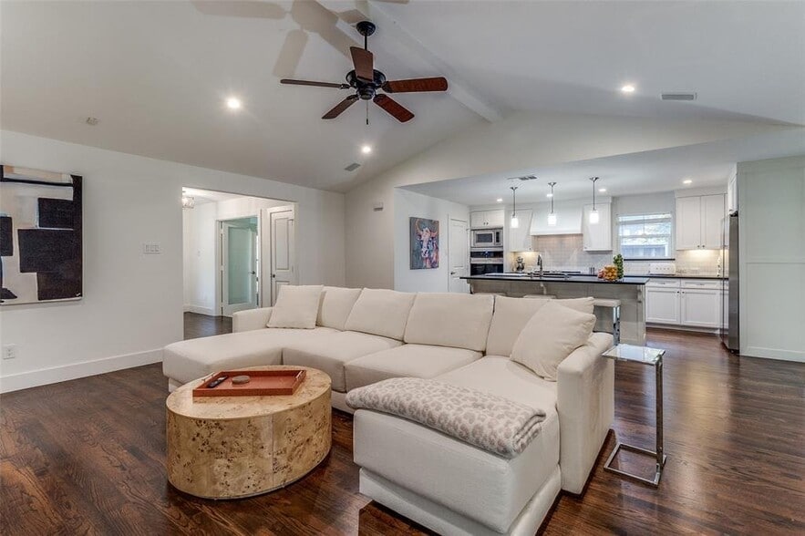 Building Photo - 6811 Huff Trail