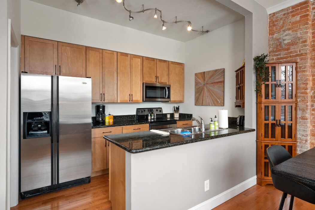 Full Kitchen - 1703 S 11th St