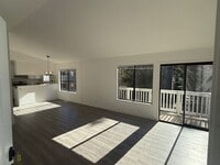 Building Photo - Renovated 2-Bedroom Condo in Martinez