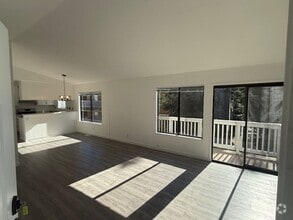Building Photo - Renovated 2-Bedroom Condo in Martinez