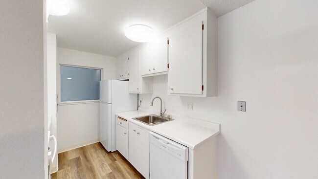 Building Photo - 495 Ignacio Blvd
