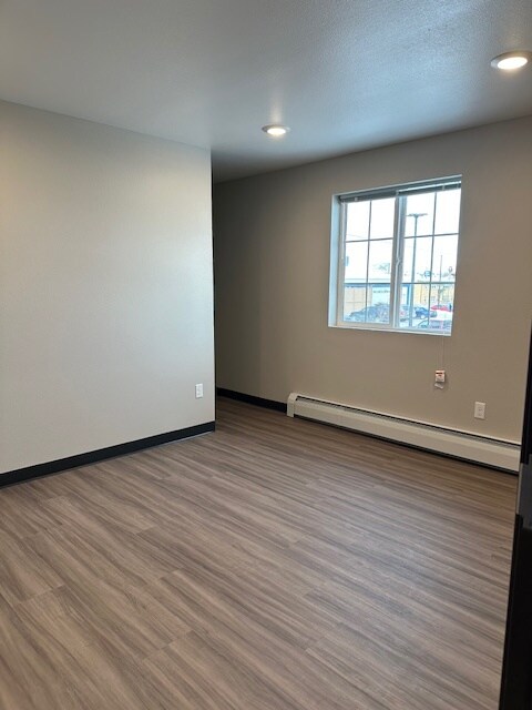 Building Photo - 15 19th Ave SW