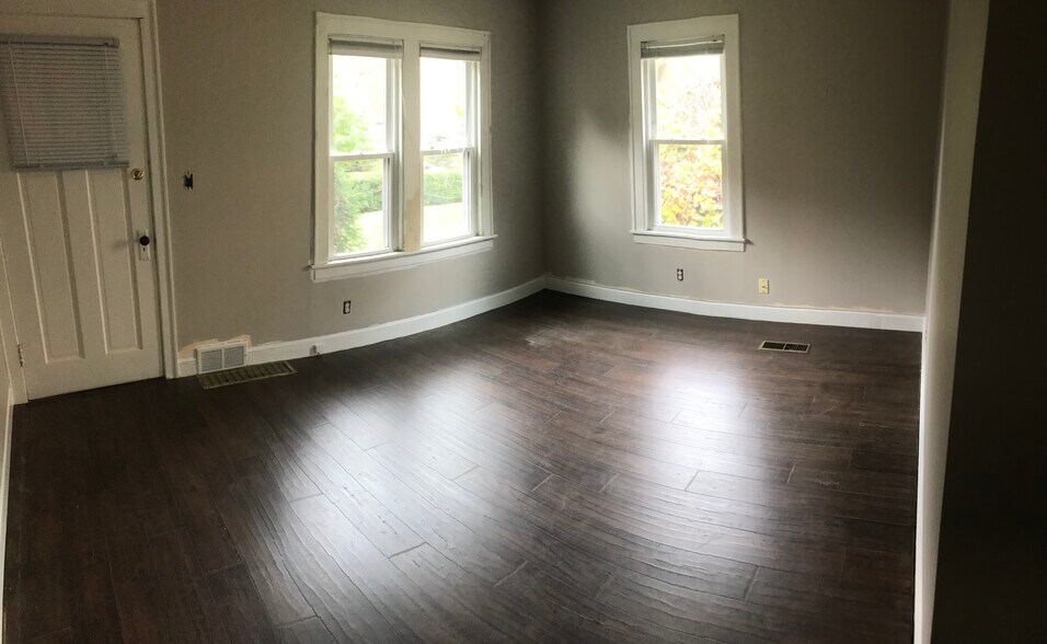 Building Photo - 2929 Natchez Ave S