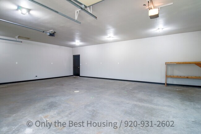 Building Photo - N9429 Rosebud Ln