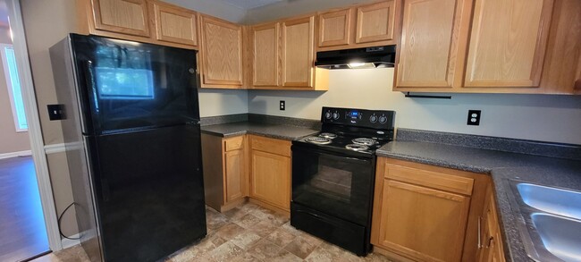 Building Photo - So CLEAN and AFFORDABLE~