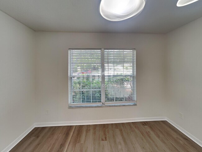 Building Photo - 1221 Mt McKinley Ct