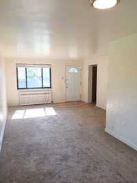 Building Photo - 472 Hoodridge Dr