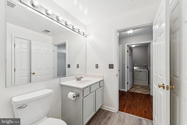 Building Photo - 13117 Millhaven Pl