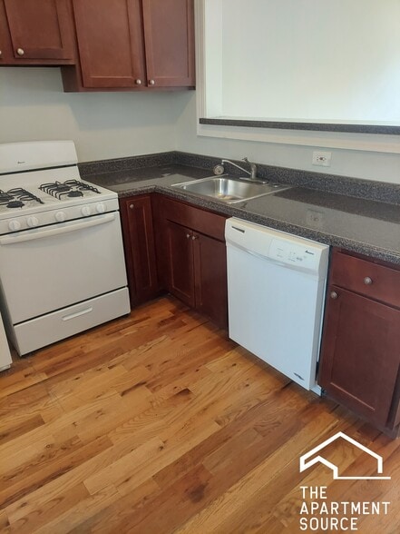 Primary Photo - 4419 N Wolcott Ave