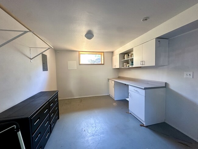 Building Photo - 3114 W Elmore St