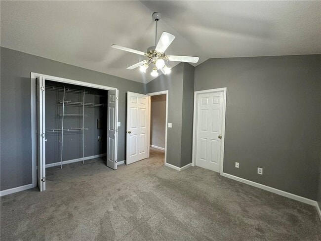 Building Photo - 2866 Florence Dr