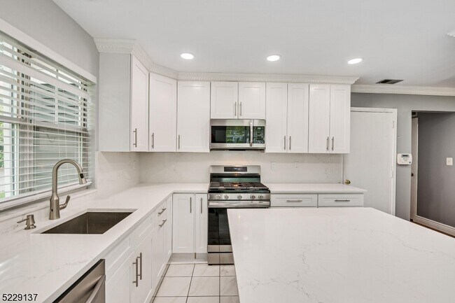 Building Photo - 131 Bonney Ct