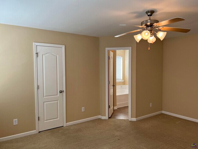 Building Photo - 120 Magnum Way