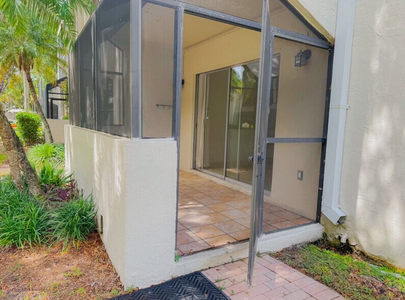 Building Photo - 7917 SW 104th St