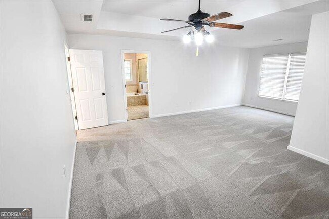 Building Photo - 1865 Oak Tree Hollow