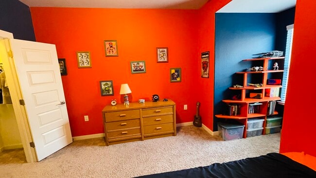 Bedroom #3 with walk-in closet - 7108 Garnet Mill Ln