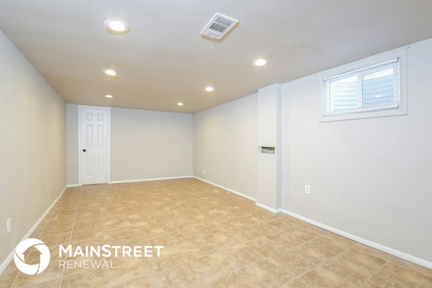 Building Photo - 3390 W 96th Ave