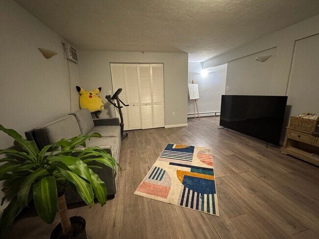 Building Photo - 154 Wiswall Rd