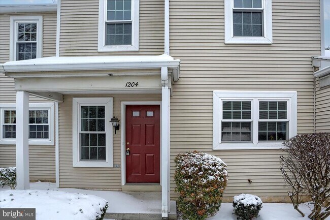 Building Photo - 1204 Cambridge Ct
