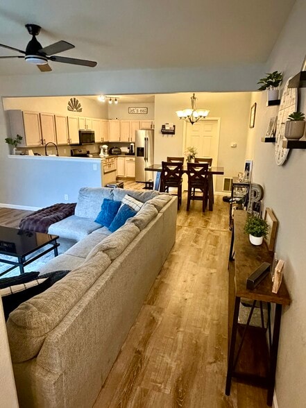 Entryway - 5151 29th St