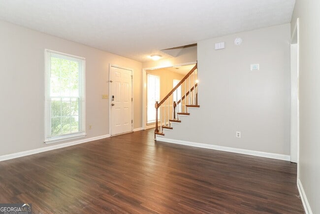 Building Photo - 2885 Summit View Ct