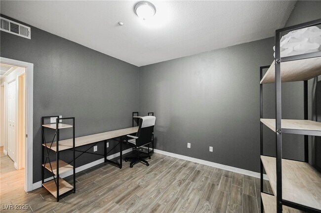 Building Photo - 833 Aspen Peak Loop