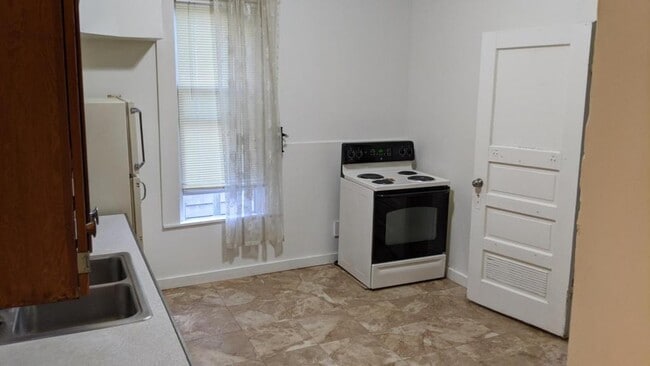 Building Photo - 904 Vine St