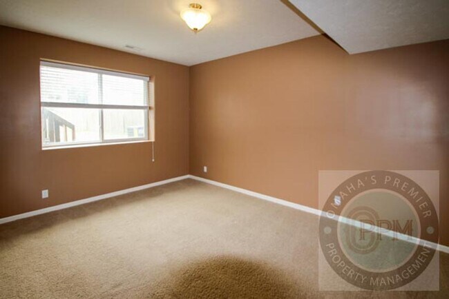 Building Photo - Beautiful 5Bd/3Ba House! | Papillion, Ne!