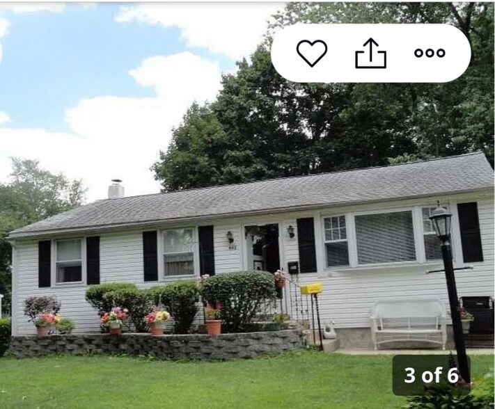 Primary Photo - 993 Baxter Ave