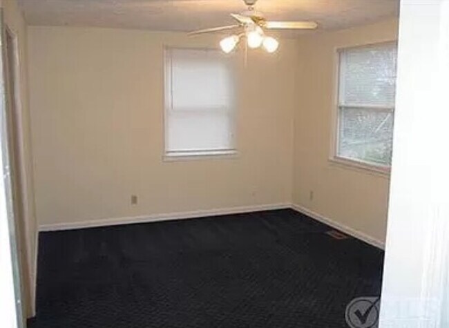 Building Photo - 5520 Bon Air Cir