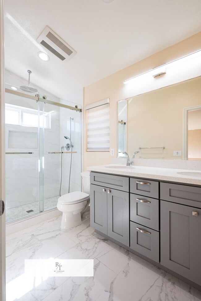 Building Photo - Stunning Remodeled Home in Walnut Valley U...